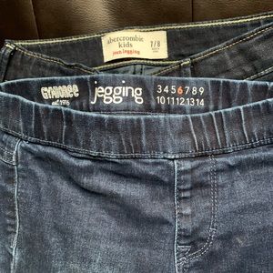 Girl jeans size 6, 7-8 Good condition !